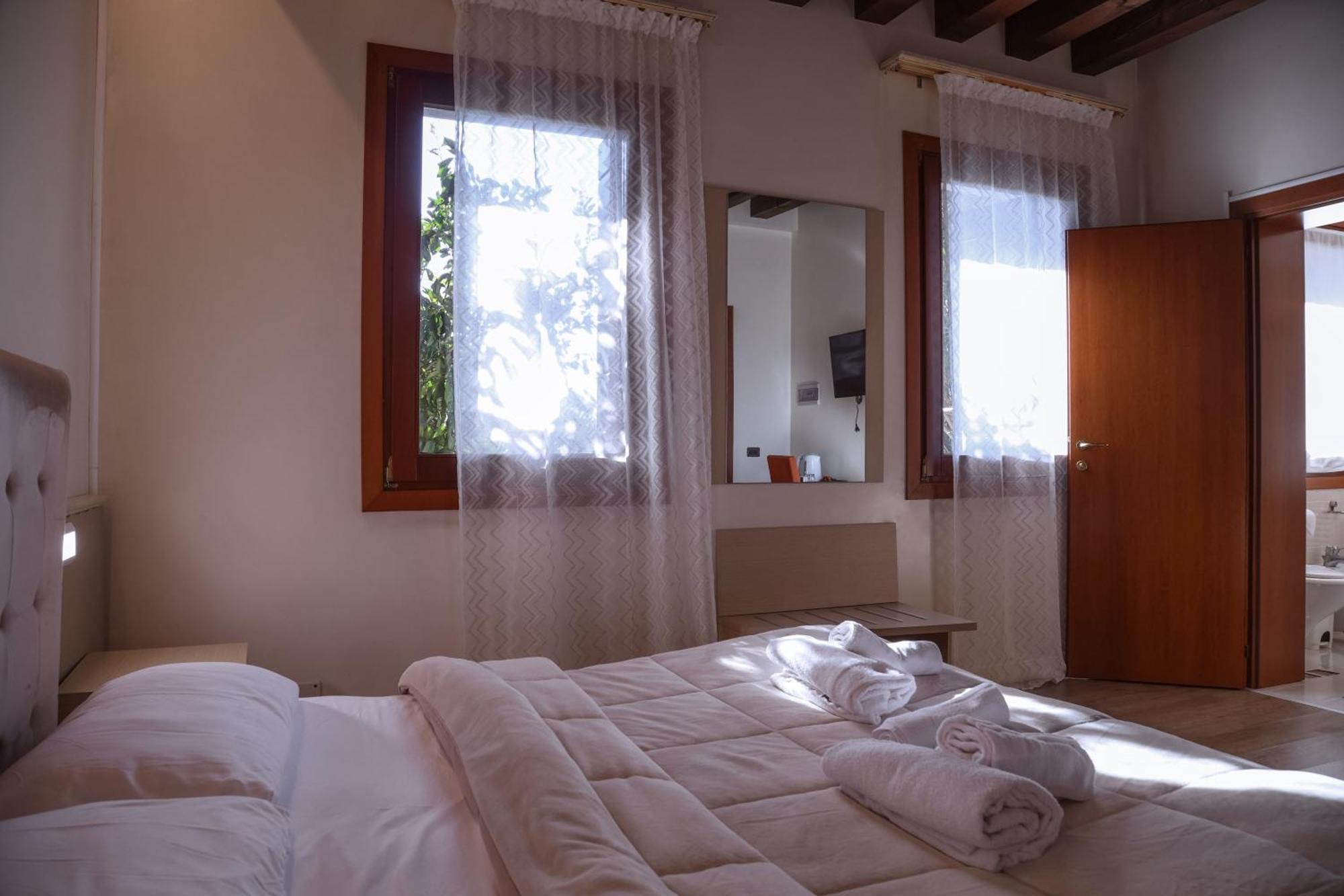 Hotel Villa Sara Mestre Ngoại thất bức ảnh