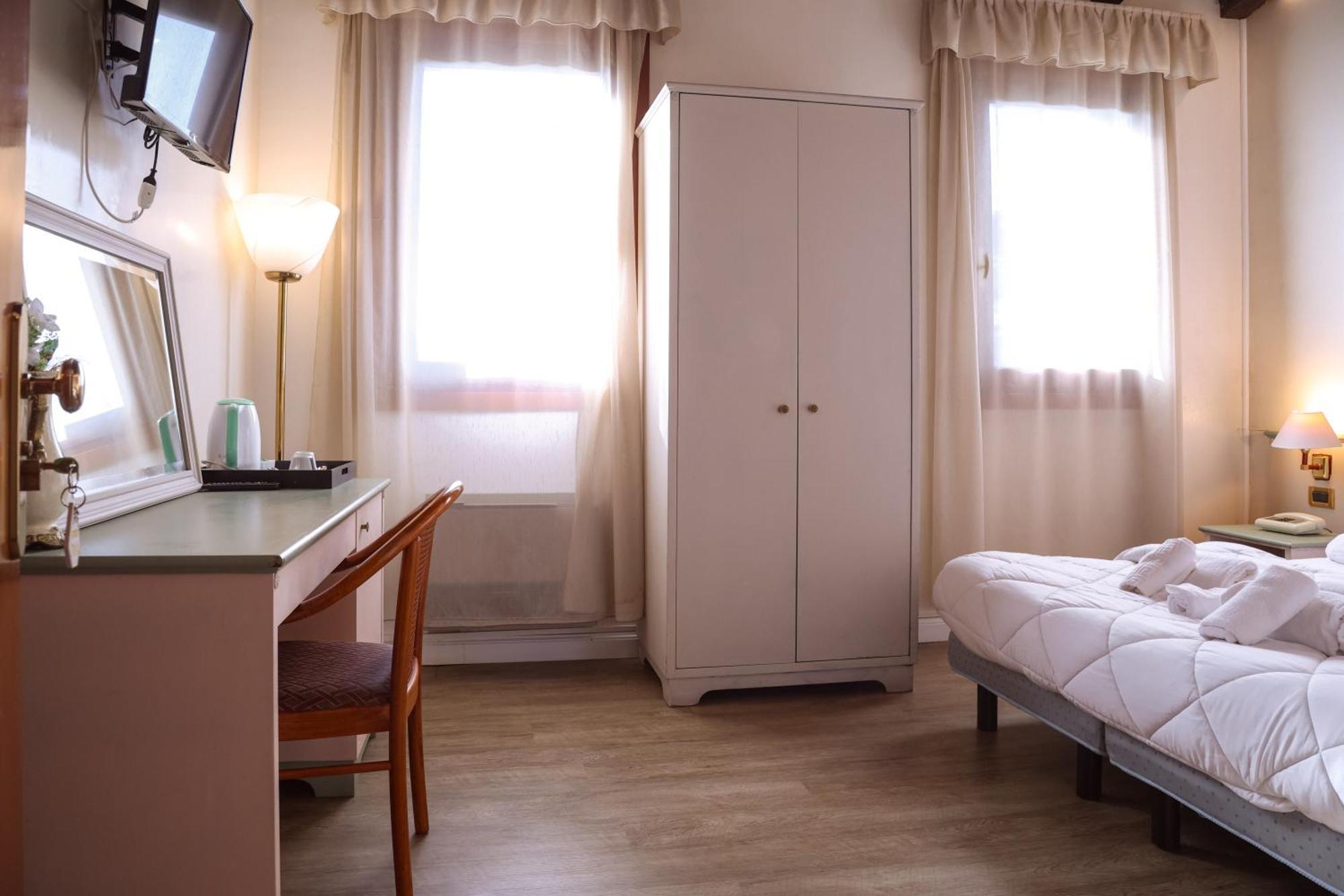 Hotel Villa Sara Mestre Ngoại thất bức ảnh
