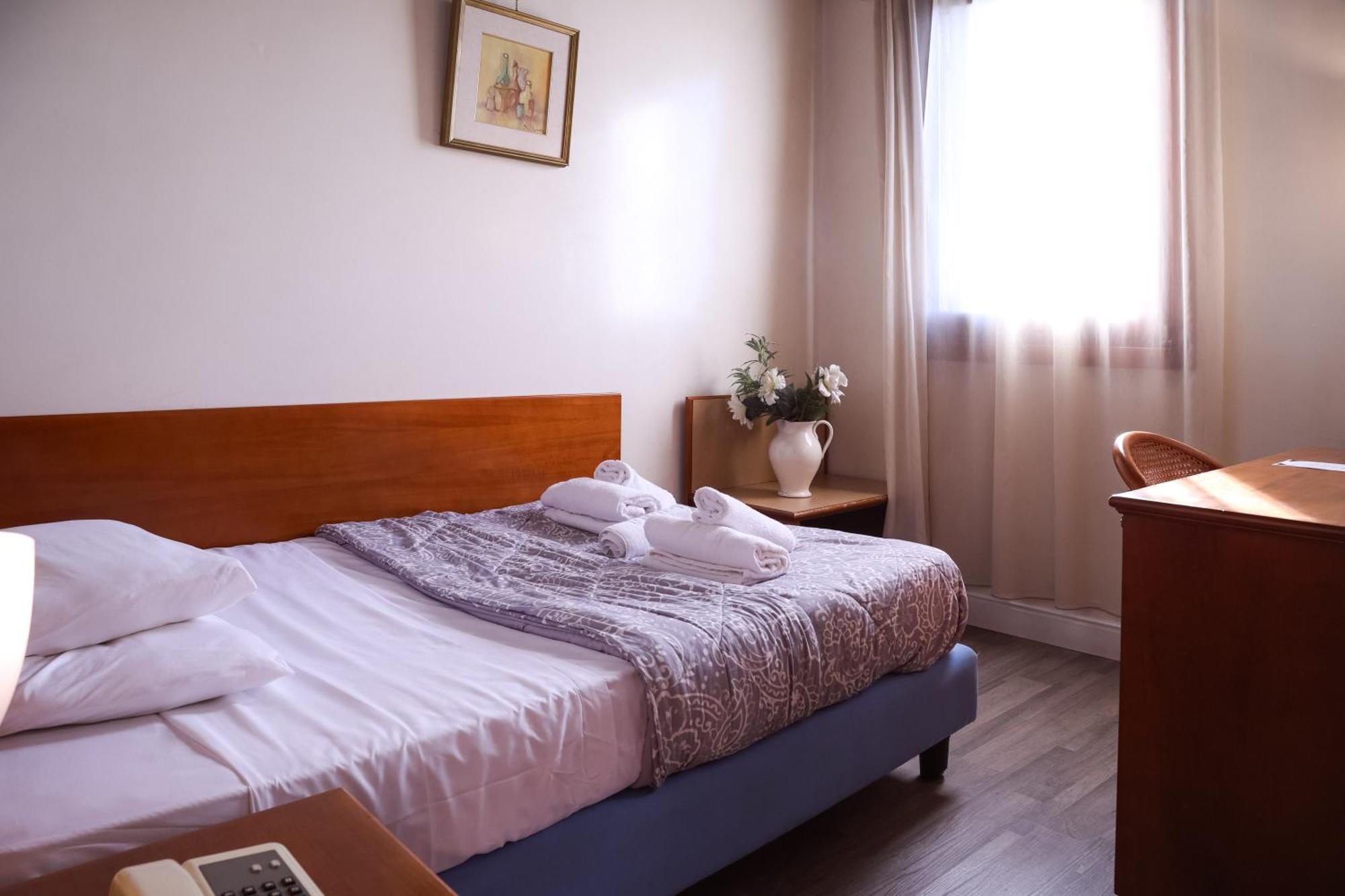 Hotel Villa Sara Mestre Ngoại thất bức ảnh